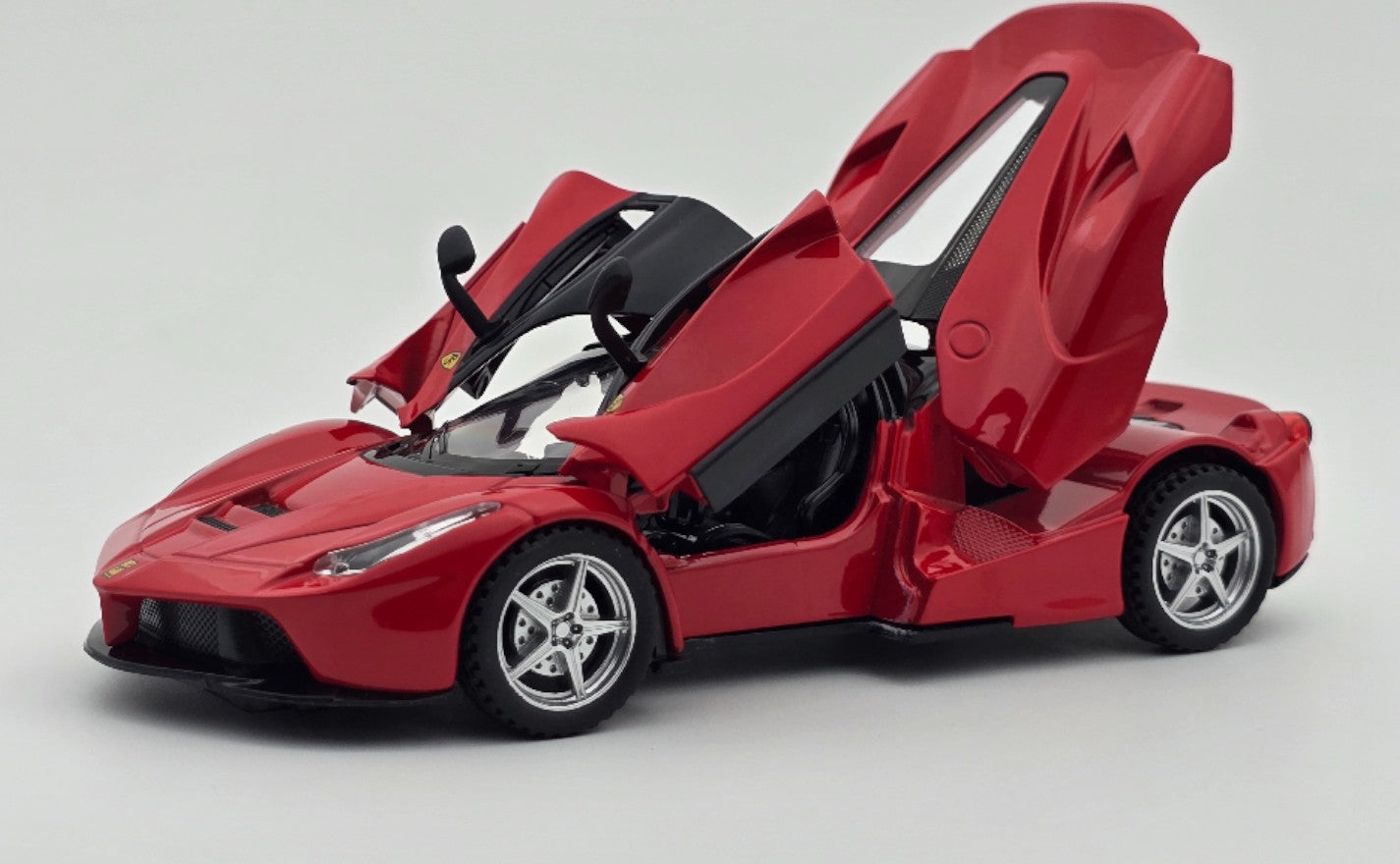 Minimotiv Ferrari LaFerrari 1:32 diecast Scale Model car collectible