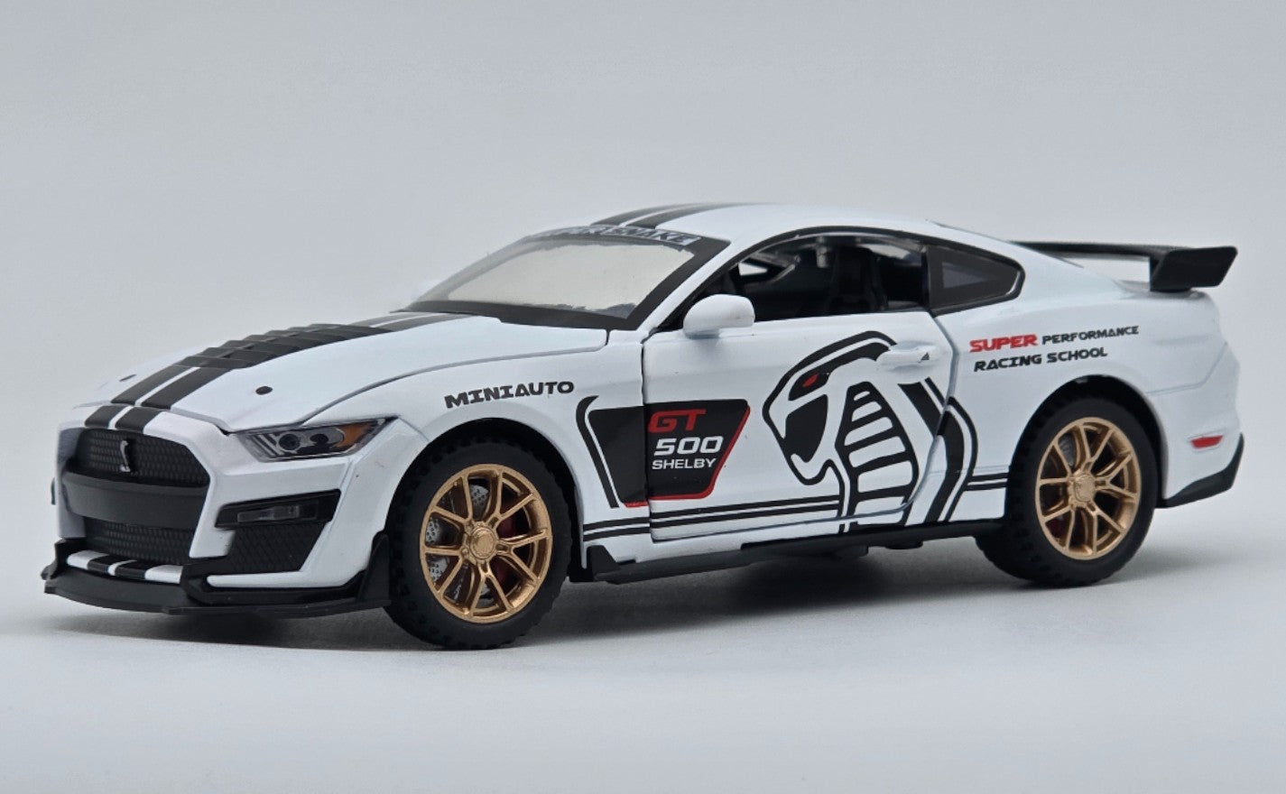 Minimotiv Ford Mustang Shelby GT500 1:32 diecast Scale Model car