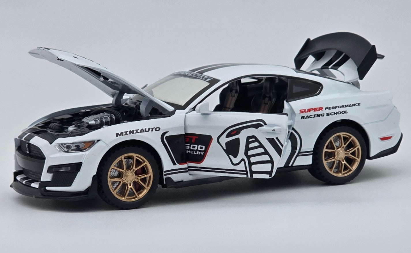 Minimotiv Ford Mustang Shelby GT500 1:32 diecast Scale Model car