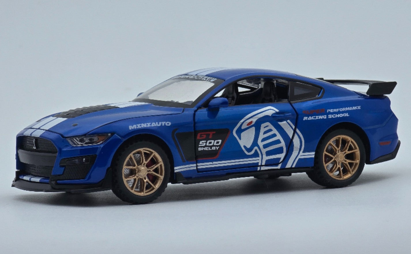 Minimotiv Ford Mustang Shelby GT500 1:32 diecast Scale Model car