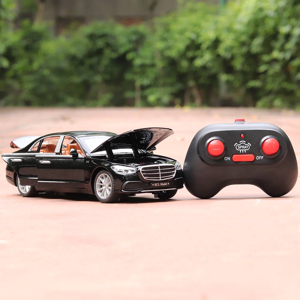 Remote Control Diecast Resembling Maybach Car with Smoke Effect | Openable Doors & Light | 1:22 Scale