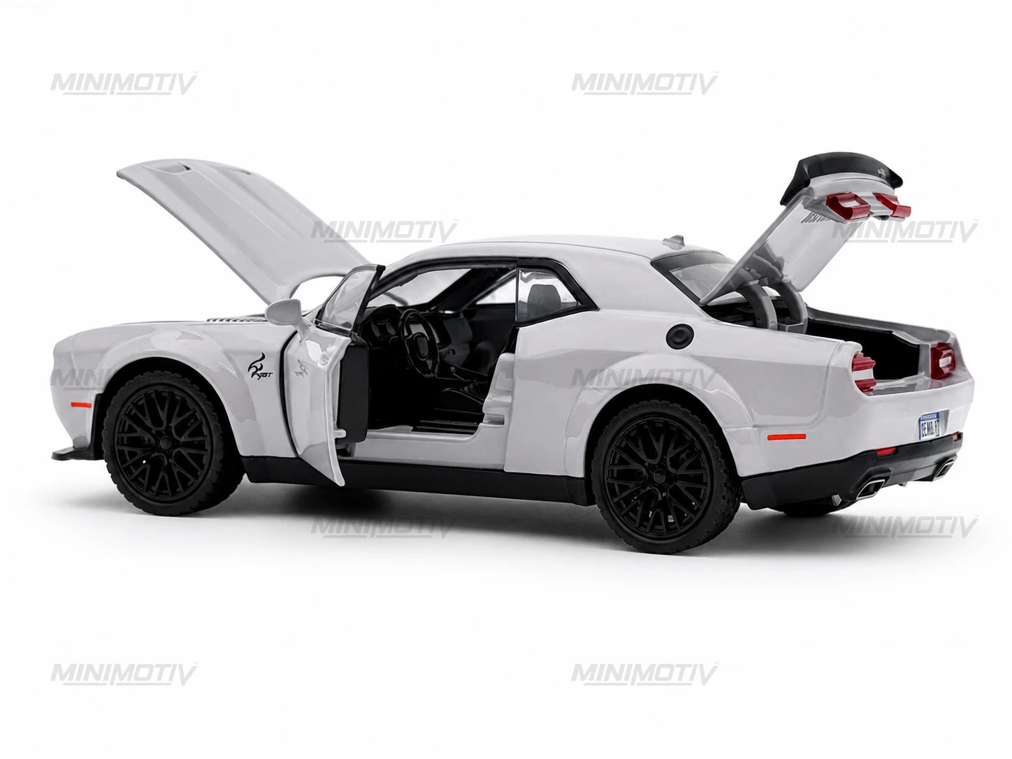 Dodge Challenger SRT 1:32 Metal Diecast Car (15.8x6.8 cm)