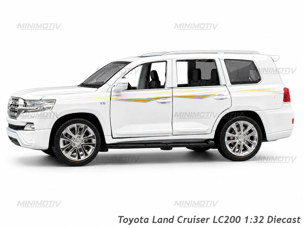 Toyota Land Cruiser LC200 1:32 Metal Diecast Car (15x6 cm)