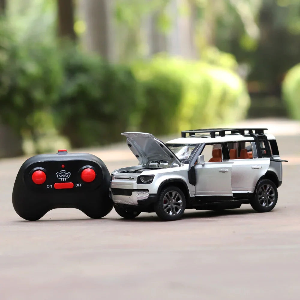 Remote Control Metal Diecast Defender Car with Smoke Effect | Openable Doors & Light | 1:22 Scale