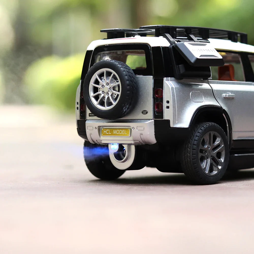 Remote Control Metal Diecast Defender Car with Smoke Effect | Openable Doors & Light | 1:22 Scale